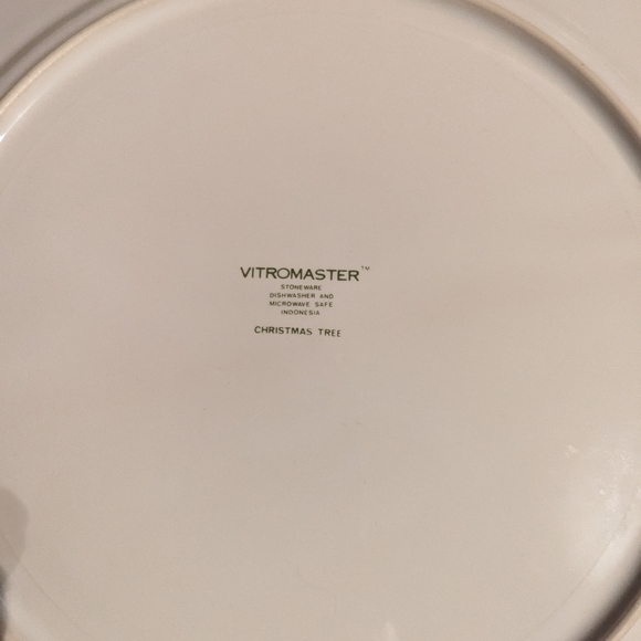 Vintage Vitromaster Christmas Tree Dinner Plate - Picture 2 of 2